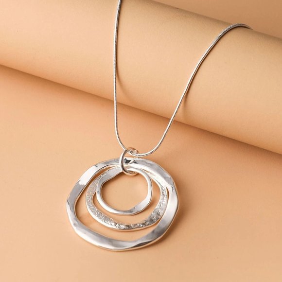 Anthropologie Jewelry - NWT Triple Circle Pendant Silver Necklace
